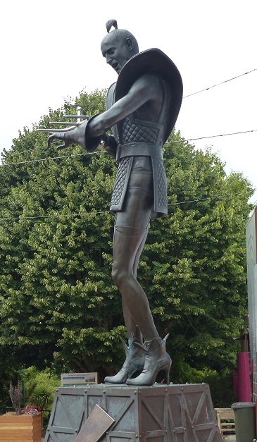 Statue of Riff Raff in Hamilton